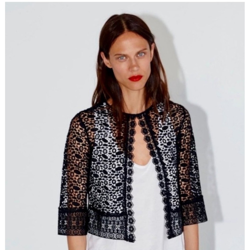 Zara Lace Cardigan Large Navy Blue lace eyelet cropped 3/4 Sleeve Hook Eye Top